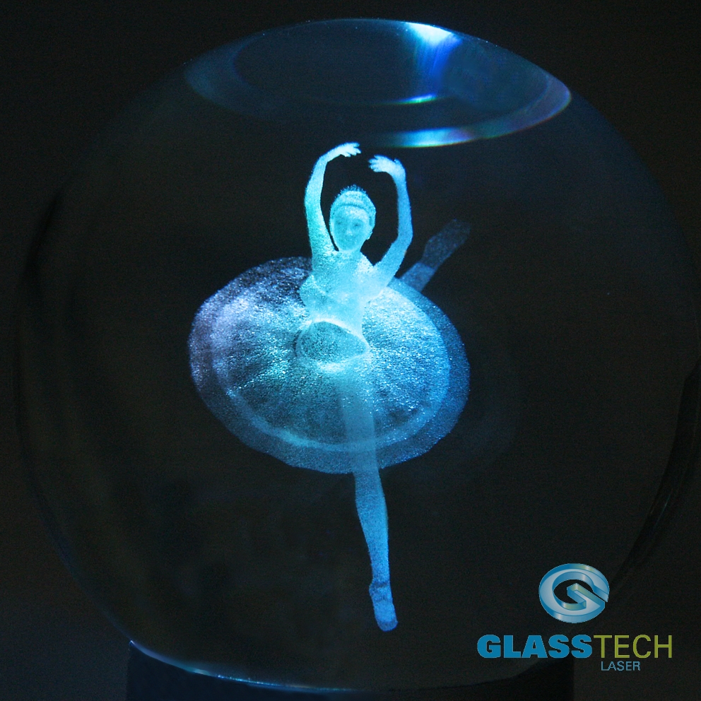3D Balerine 80 mm in glass sphere