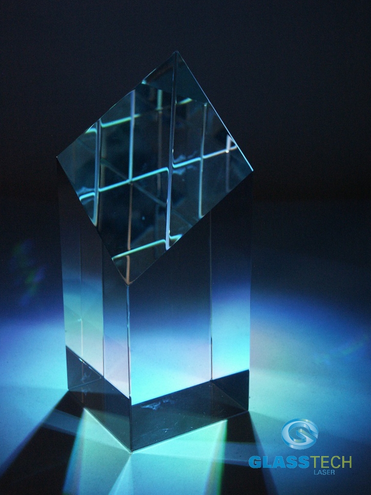 glass trophy-4 edges - M
