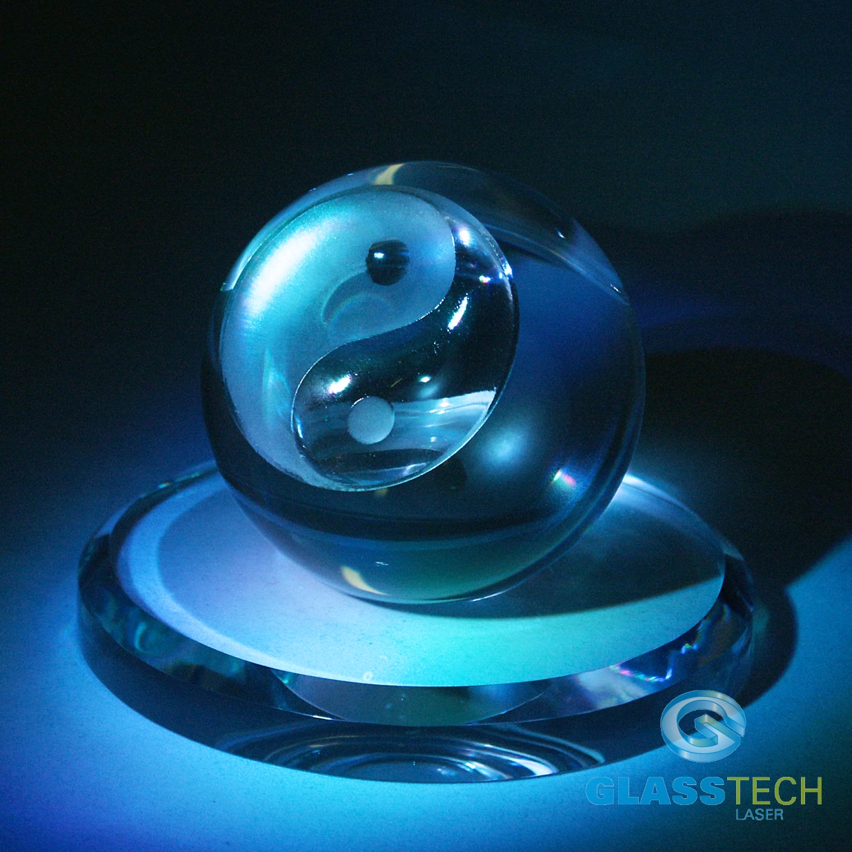 Crystal ball Jin-Jang, 80 mm with the glass stand 120 mm