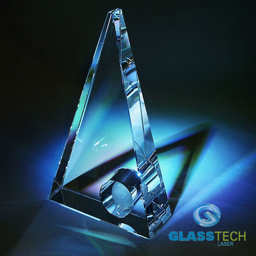 Glass trophy Triangle