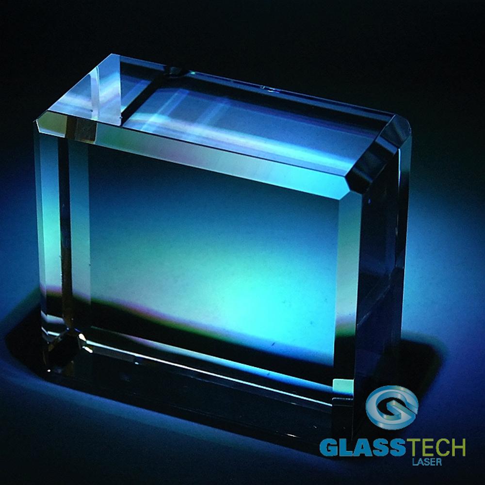 Glass block 100x90x50 mm with strong facets