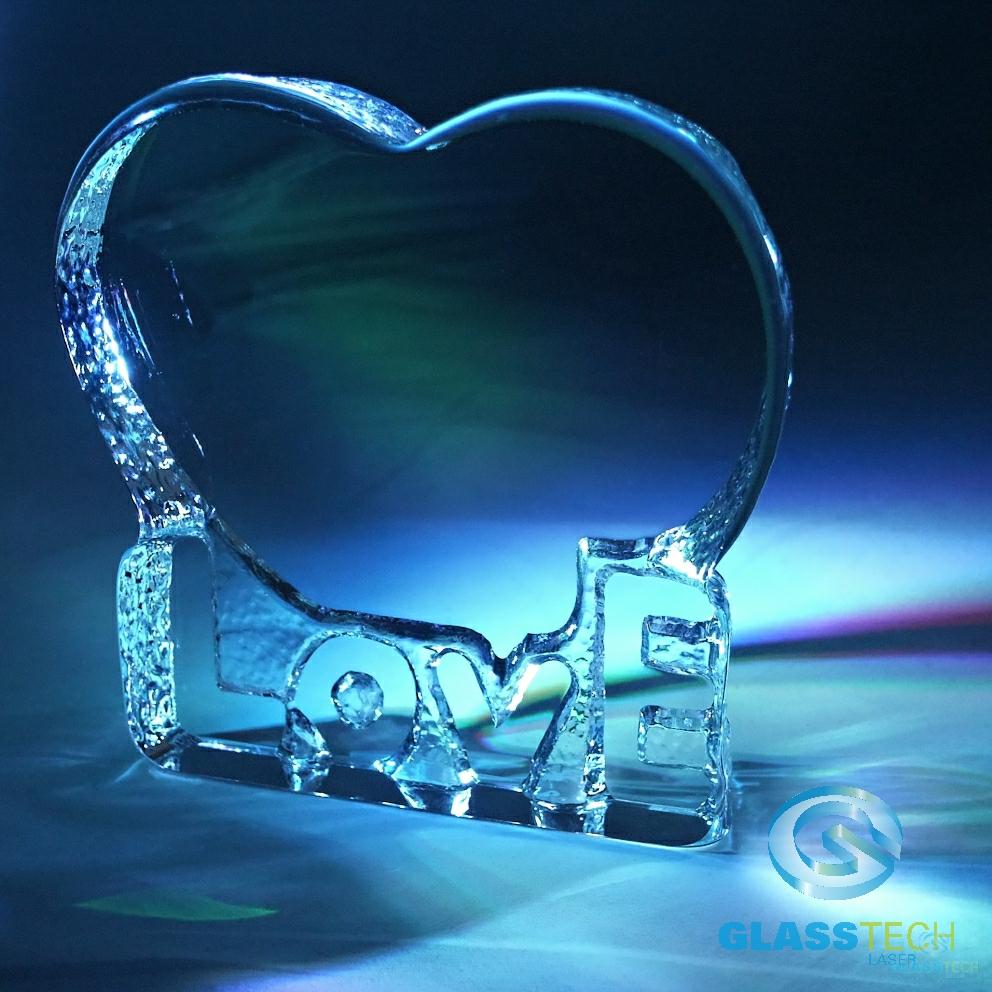 iceberg heart with stand 135 x 140 x 26 mm